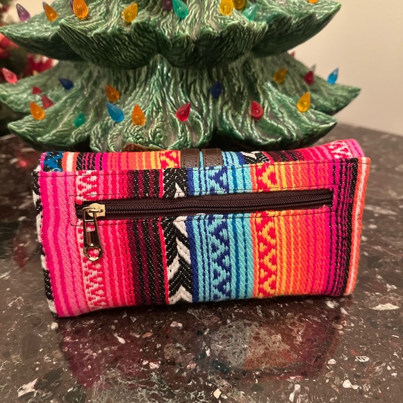 NWOT Aztec wallet - Picture 2 of 3